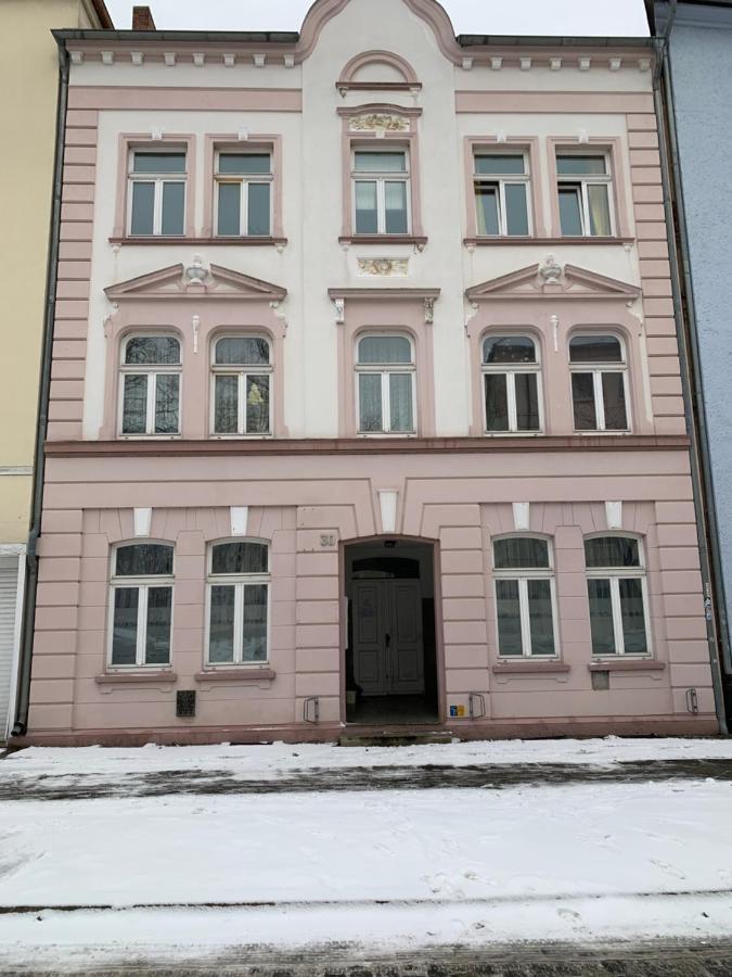 Best-Preis Fewo Rathausblick 2 - Zentrale Lage In Wittenberge - 2 Personen - Einzelzimmer - Vollausstattung - Wlan / Prime & Self-Check-In المظهر الخارجي الصورة